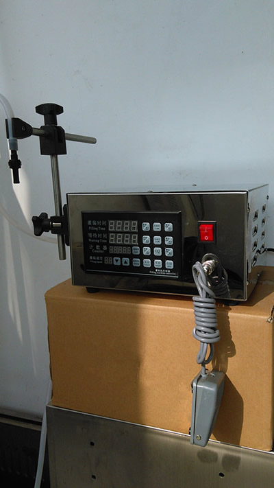 數控小型液體灌裝機GT-DYS-280型