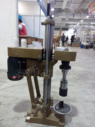 塑料蓋半自動旋蓋機