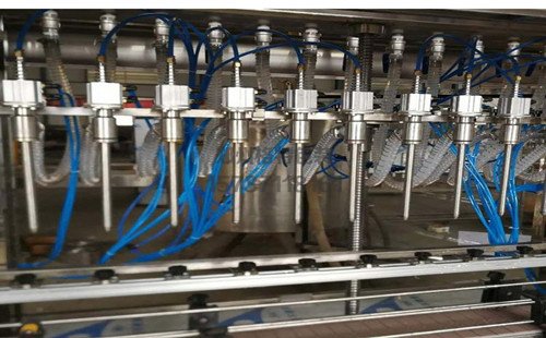 全自動直線液體灌裝機